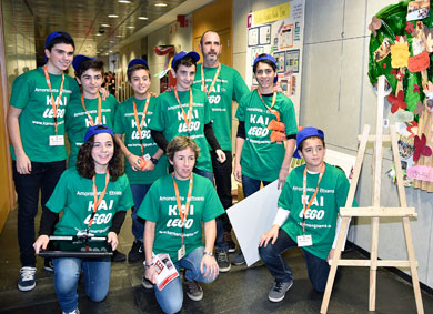 Karmengo Ama ikastetxea gana la First Lego League de Euskadi