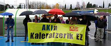 LAB denuncia despidos en AKI, en el bar de las piscinas y en pastelería Arriaundi