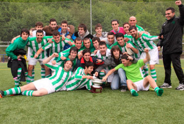 El Abadiño presenta su álbum de cromos en compañía de Iturraspe y Bóveda