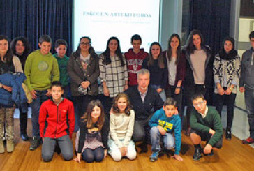 Latxaga anima al alumnado zornotzarra a reflexionar sobre un consumo responsable