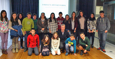 Latxaga anima al alumnado zornotzarra a reflexionar sobre un consumo responsable