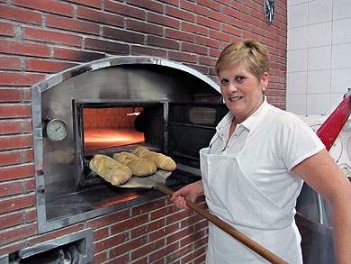 “Ogia beti egin dugun erara egiten dut”