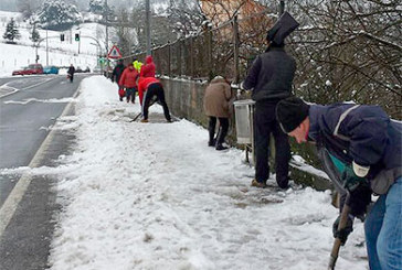 Zaldibar se une contra el hielo