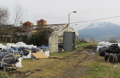 Elorrio desmantela una ruinosa edificación de Leiz ubicada en un paraje privilegiado
