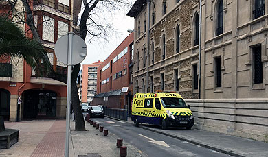 El PSE-EE recoge firmas para reclamar una ambulancia medicalizada y una enfermera