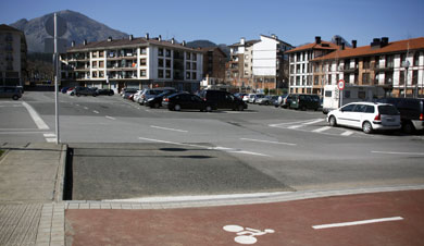 El parking abadiñarra de Tornosolo se reordenará para que gane en seguridad
