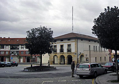 Abadiño contempla cerrar al tráfico la plaza Txanporta y ampliar la calle Iturritxo