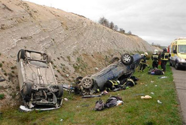 Una mujer y dos menores de Berriz, heridos en un accidente en la A-1 en Álava