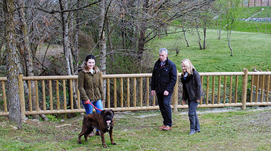 El Ayuntamiento acondiciona una zona de esparcimiento para perros en Betarragane