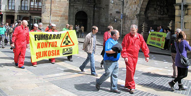 Dos protestas de LAB movilizan Durango en el Día Mundial de la Salud en el Trabajo