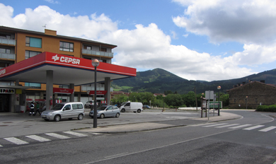 Elorrio devuelve una parcela de terreno a la gasolinera a cambio de 90.000 euros