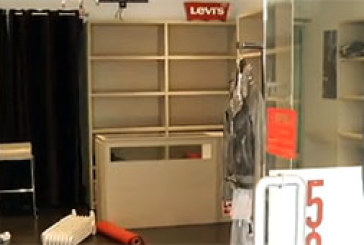 Desvalijan una tienda de ropa en la calle Montevideo