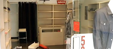 Desvalijan una tienda de ropa en la calle Montevideo