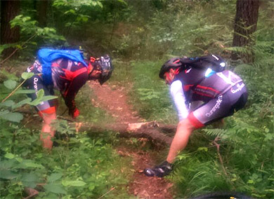 Sapubike denuncia peligrosas trampas para ciclistas en senderos BTT de Durangaldea