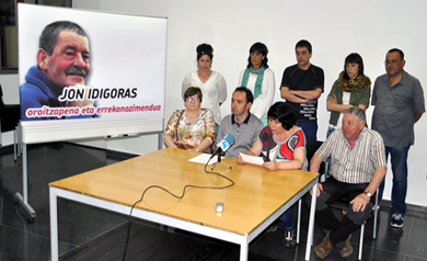 Jon Idigorasentzat Udalaren aitortza aldarrikatzen du politikariaren sendiak