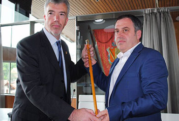 Andoni Agirrebeitia toma el relevo de David Latxaga en el Ayuntamiento de Amorebieta