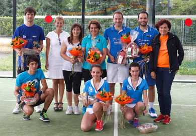Los hermanos Urigoitia y Charo Baqué-Olatz Lejardi ganan el Torneo solidario de Pádel