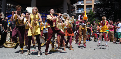 La banda londinense Perhaps Contraption repite el triunfo del año pasado en Haizetara