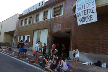 Okupan las oficinas de Fundifés para convertirlas en un segundo gaztetxe para Durango