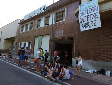 Okupan las oficinas de Fundifés para convertirlas en un segundo gaztetxe para Durango