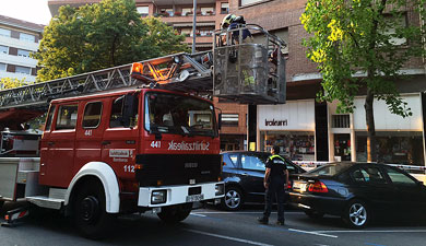 Cae sobre la acera parte de la fachada de un edificio de Fray Juan de Zumarraga