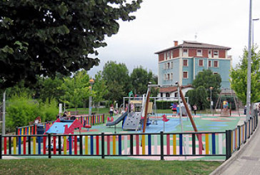Cubrir el parque infantil de Intxaurrondo o el de Landako costará cerca de 200.000 euros