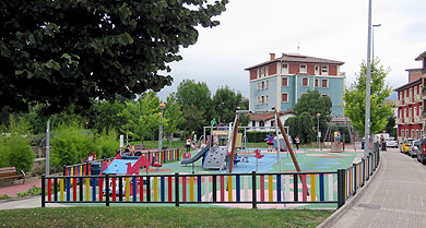 Cubrir el parque infantil de Intxaurrondo o el de Landako costará cerca de 200.000 euros