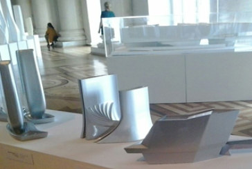 La sede de Eusko Tren diseñada por Zaha Hadid se exhibe en el Museo Hermitage