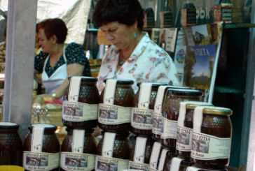 Ia 100 ekoizle izango dira bihar Elorrioko Ferixa Nausian