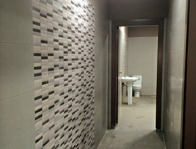 Los vestuarios del frontón mejoran su acceso y su rendimiento energético