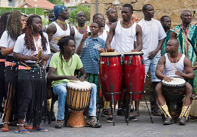 Zaldibar celebra su diversidad con una fiesta multicultural