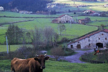 Medio centenar de personas con apellido Gurtubay se reunirán mañana en Atxondo