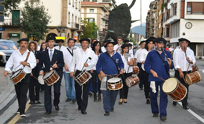 Udazken, Jaizale eta beste bost talde bilduko dira bihar Zornotzan <br/>XIX. Txistu Eguna ospatzeko