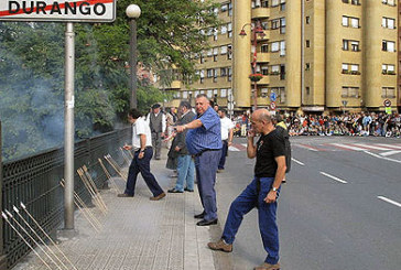 Los ‘Sanmigeles’  de Iurreta suben los decibelios de la primera txanpa festiva