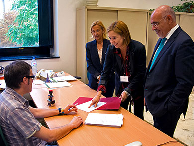 El PSE presenta 2.000 firmas para reclamar una ambulancia medicalizada en Durango