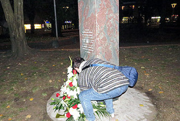 Durango recuerda a las víctimas con una ofrenda floral
