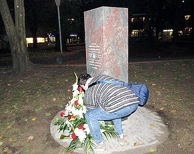 Durango recuerda a las víctimas con una ofrenda floral