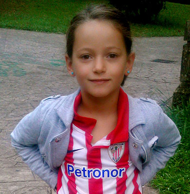 Lucía cumple 7 años animando al Athletic