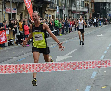 Ekaiz Kortazar arrebata la victoria a David García en la recta final del Joseba Jaka