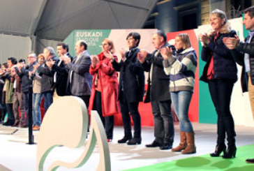 Andoni Ortuzar: “Hay que votar para librarnos de los recortes que llegan de Madrid”