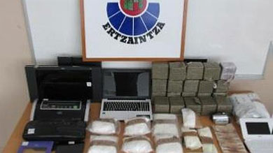 Desmantelan una red de narcotraficantes que distribuía droga desde Durangaldea