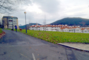 Elorrio creará la zona de autocaravanas y cambiará en verano el césped de Elizalde