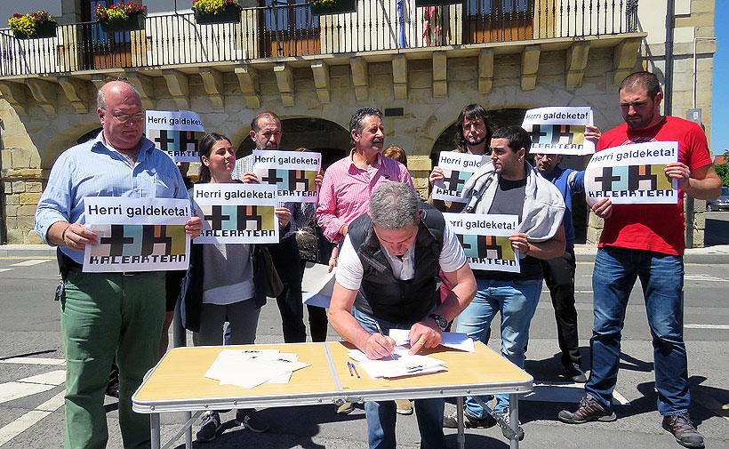 Comerciantes y sindicatos piden una consulta vinculante sobre las grandes superficies de Abadiño