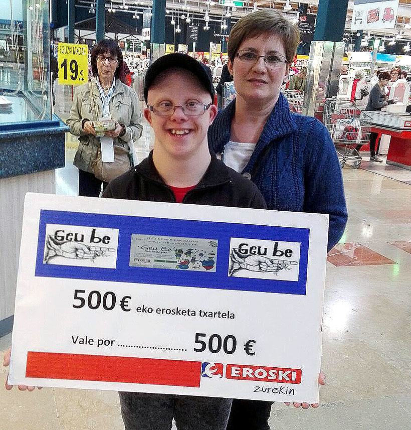 Pilar Caballero gana el bono de 500 euros de la rifa de Geu Be