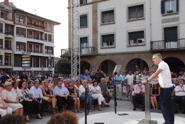 “Me comprometo a incrementar en un 50% las ayudas a las familias”