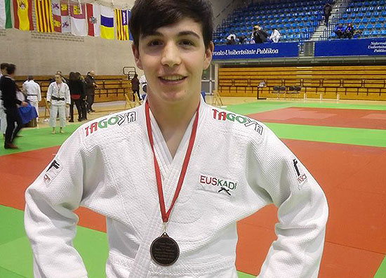 El durangarra Eneko Carballo, plata en la Copa de Pamplona de judo