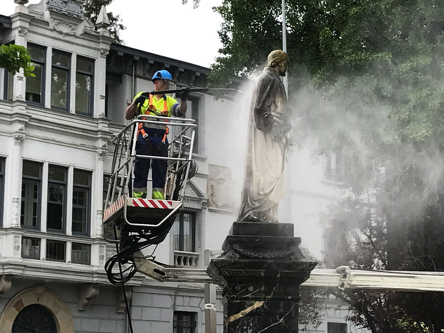 Pablo Pedro Astarloa se da un baño