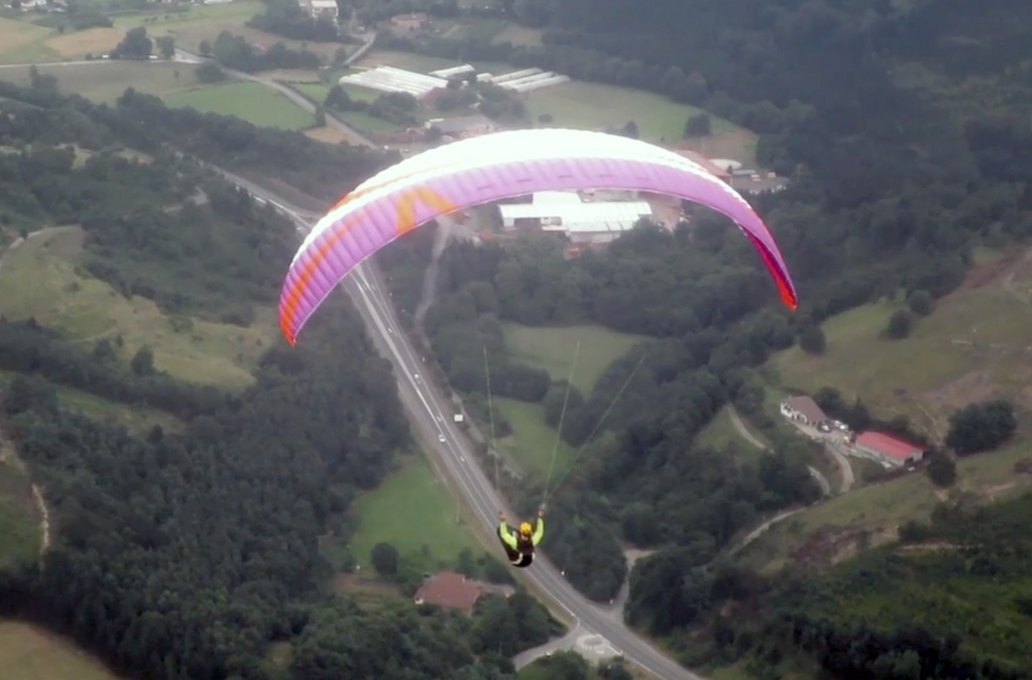 35 parapente-gidari bilduko dira bihar Elorrion egingo den kontzentrazioan