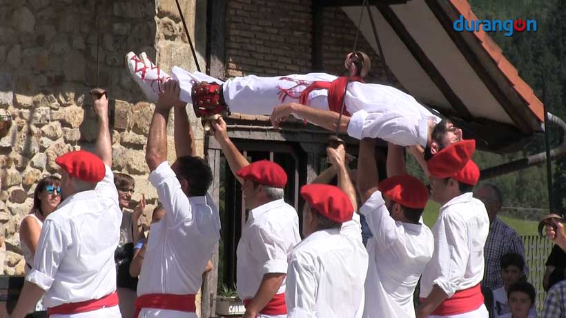 50 tortillas compiten esta tarde en el concurso gastronómico de Garai