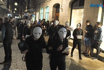 Mujeres sin rostro contra la violencia machista que se denuncia y también contra la que se oculta